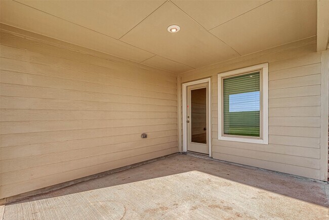 Building Photo - 5730 Knox Lndg Dr