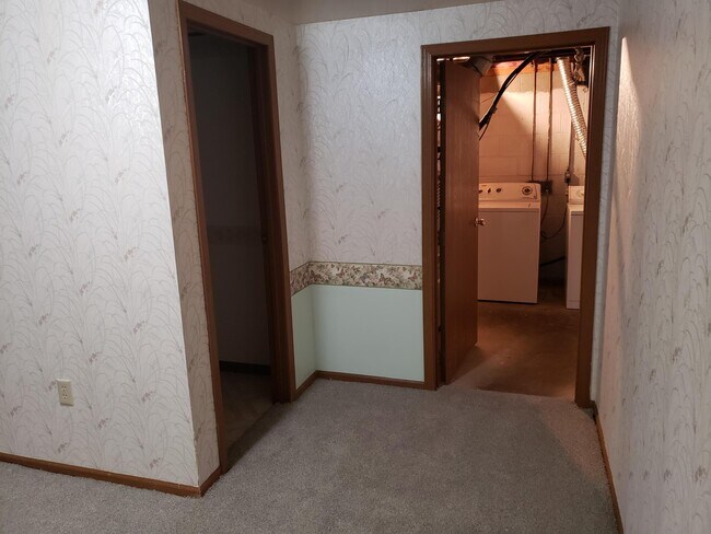 Building Photo - 7900 Barkwood Dr