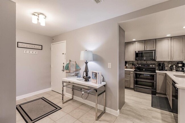 Building Photo - 1255 E Peppertree Dr