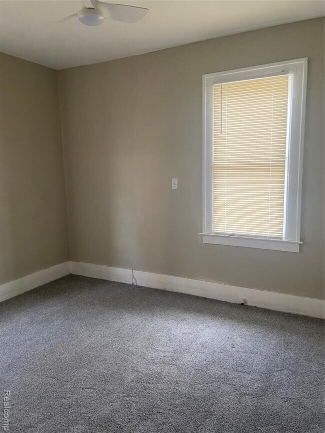 Building Photo - 14510 Asbury Park