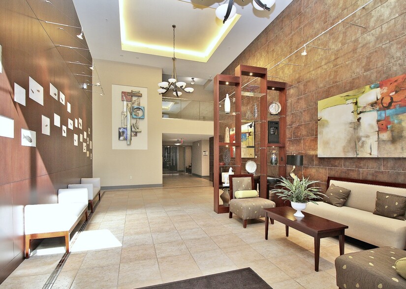 Building Photo - 701 Royal Ct