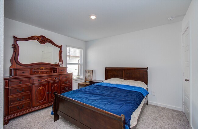 Building Photo - 8611 Shumard Oak Dr