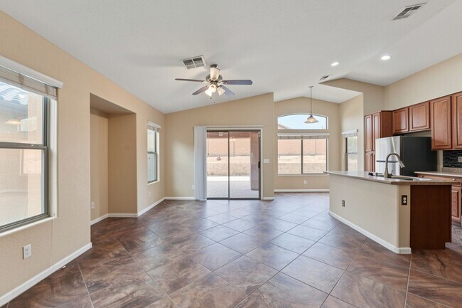 Building Photo - 25840 W Winslow Ave