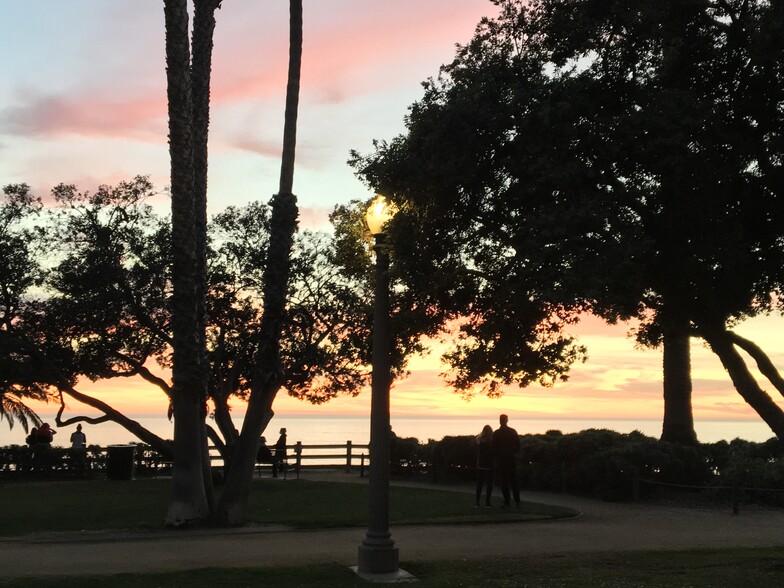 Palisades Park - 833 Ocean Ave