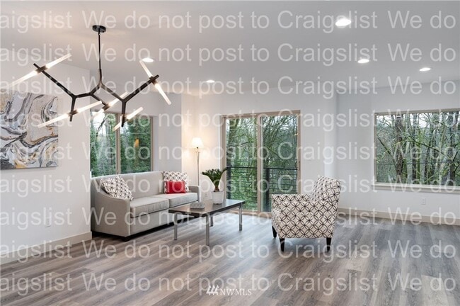 Building Photo - West Seattle - 3 Bedroom - 2.5 Bathroom w/...