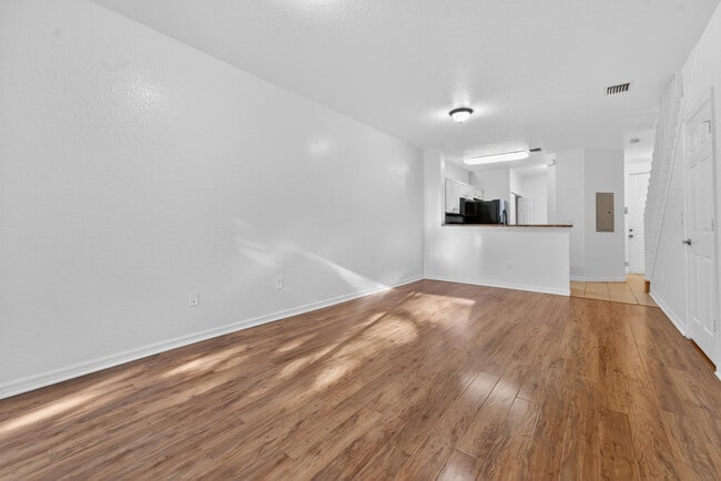 Building Photo - 3635 Sonoma Dr