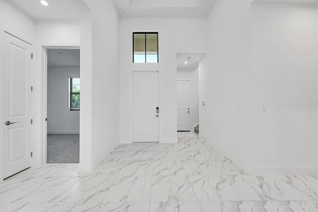 Building Photo - 13908 Vivant Dr