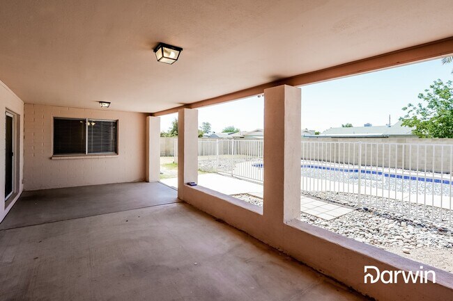 Building Photo - 1815 W Charleston Ave