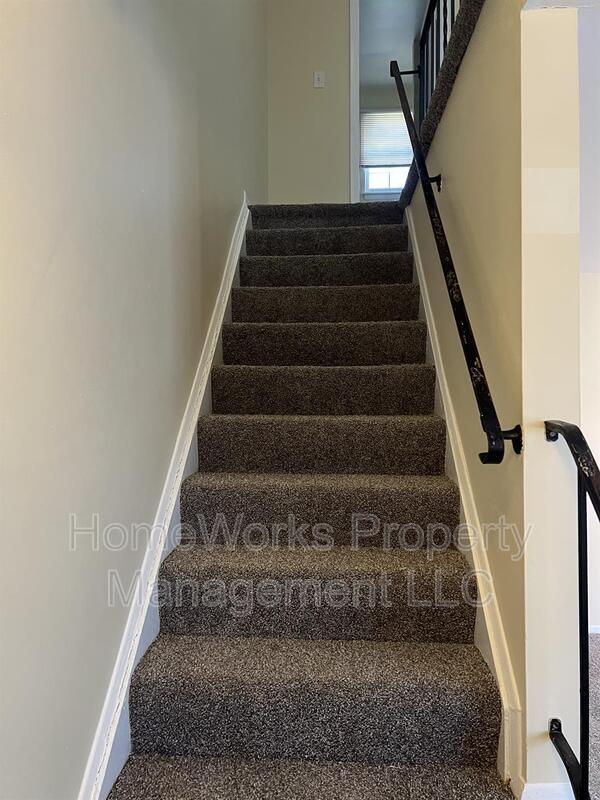 Building Photo - 462 Norvelle Ct