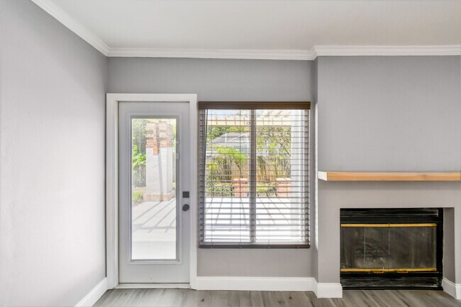 Building Photo - 528 Manor Dr