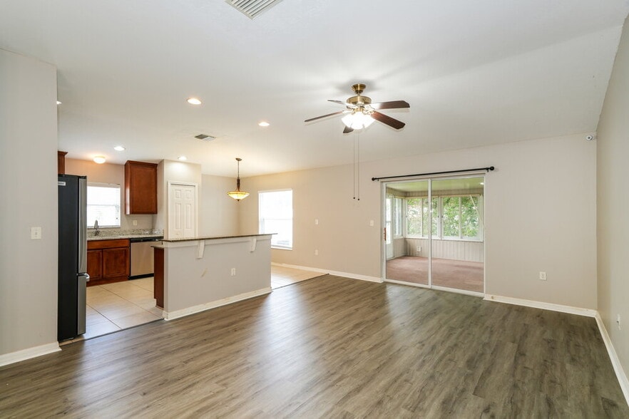 Building Photo - 3636 Grecko Dr