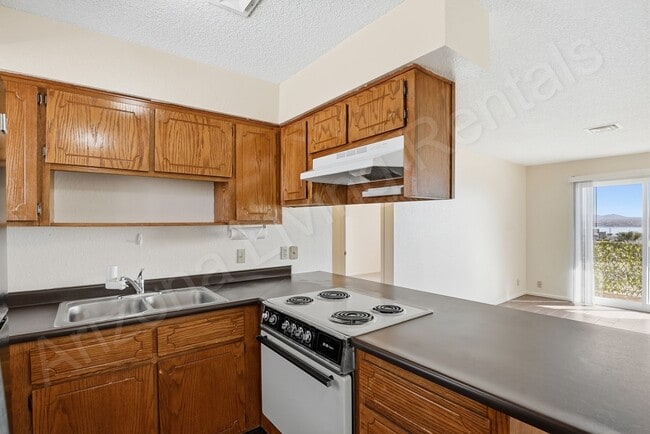 Building Photo - 1720 Bahama Ave