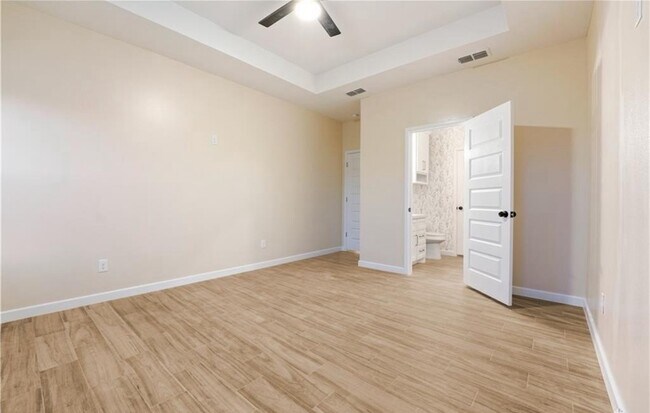 Building Photo - 1207 Joe Justice St