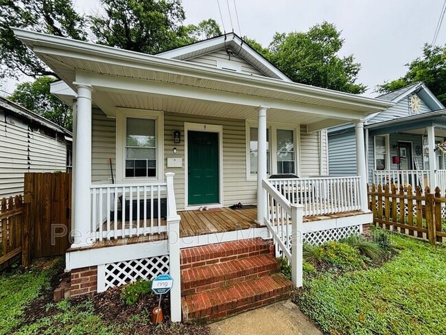 Building Photo - 9 W Broad Rock Rd