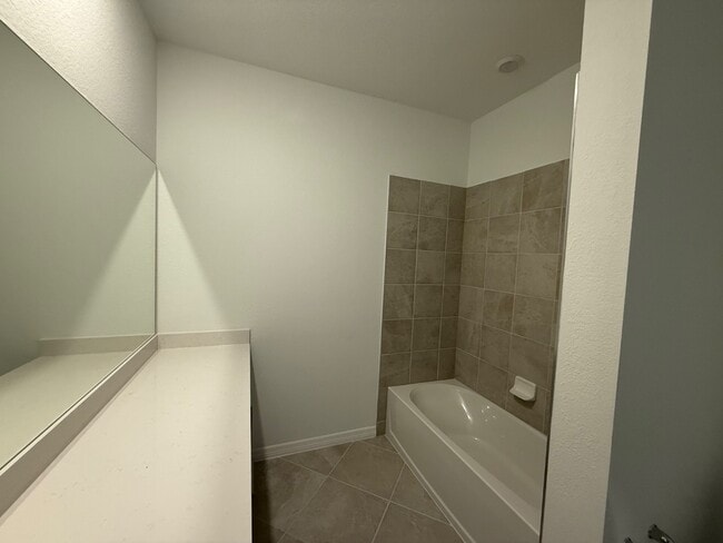 Building Photo - 14995 White Pearl Rd