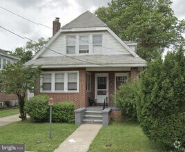 Building Photo - 6 W Hoffman Ave