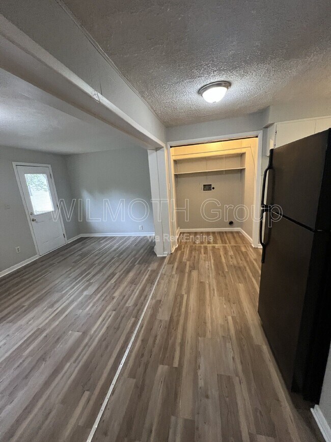 Building Photo - 210 Whitlock Ave