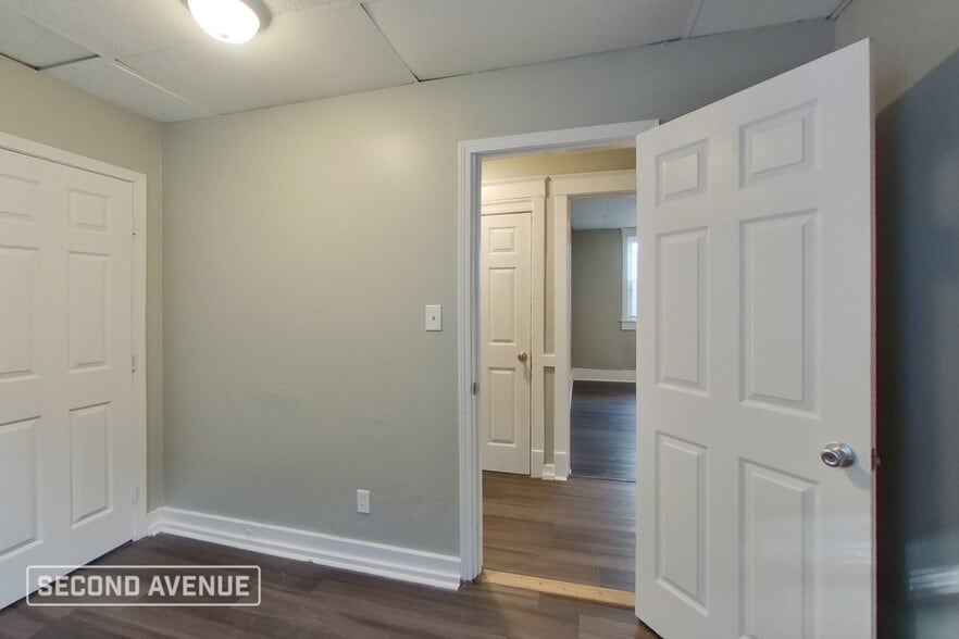 Building Photo - 2114 Greenwood Ave