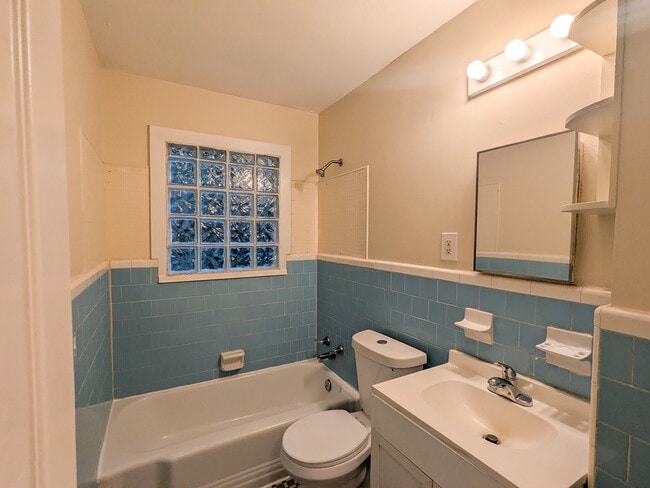 Building Photo - 2871 Marco Dr NW