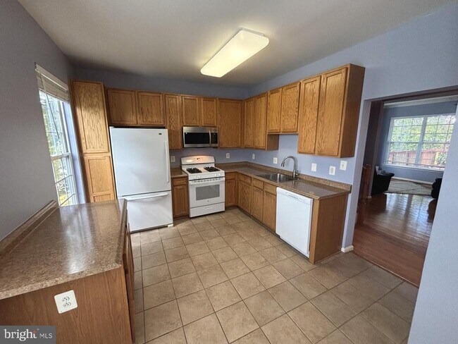 Building Photo - 20467 Blue Heron Terrace