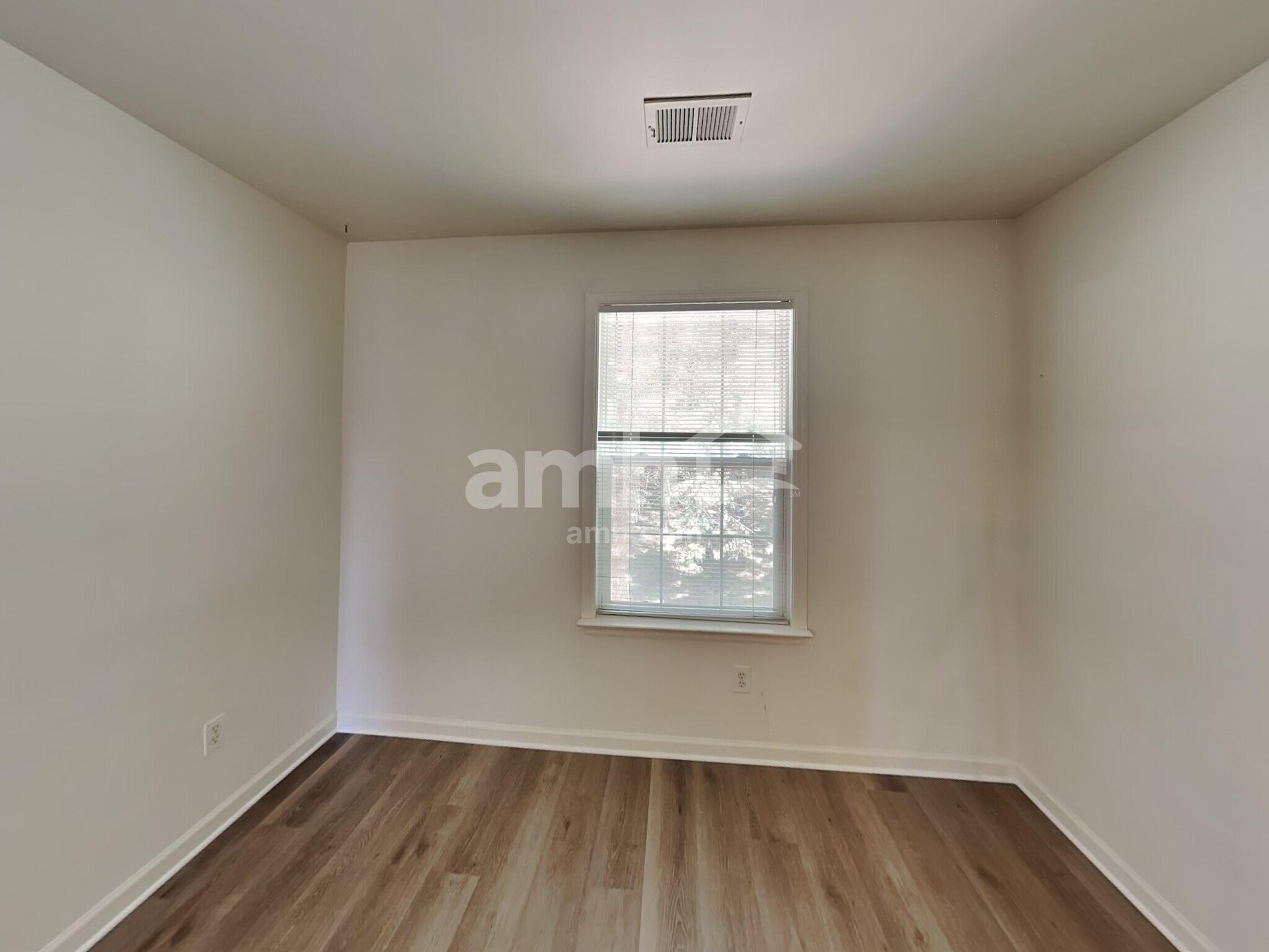 Building Photo - 710 Bob White Ct