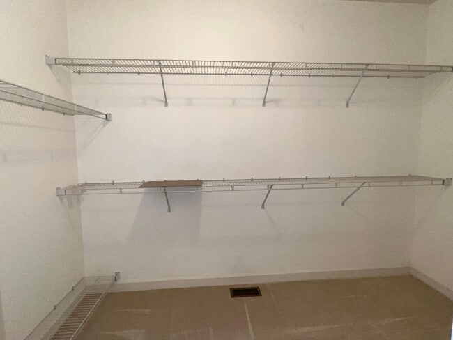 Building Photo - 160 Winged Elm Cir