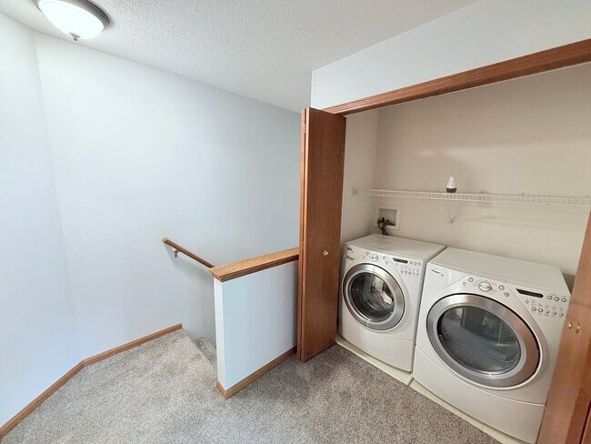 Building Photo - 393 Leeward Trail