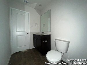 Building Photo - 324 Middle Grn Lp