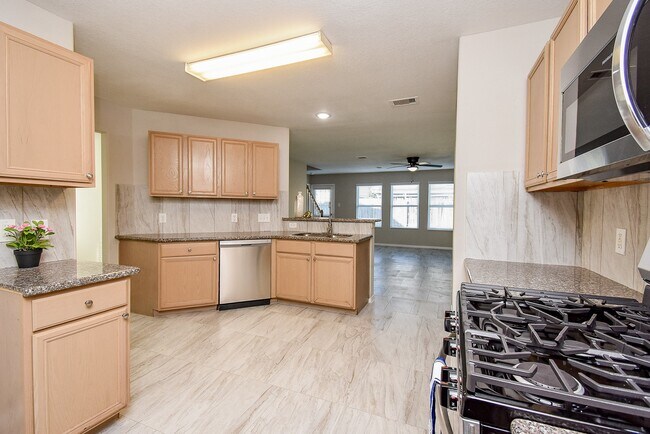 Building Photo - 5011 Ivy Fair Way