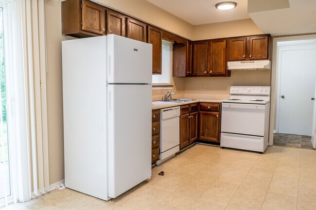 Building Photo - 4501-4503 Millbrook Dr.