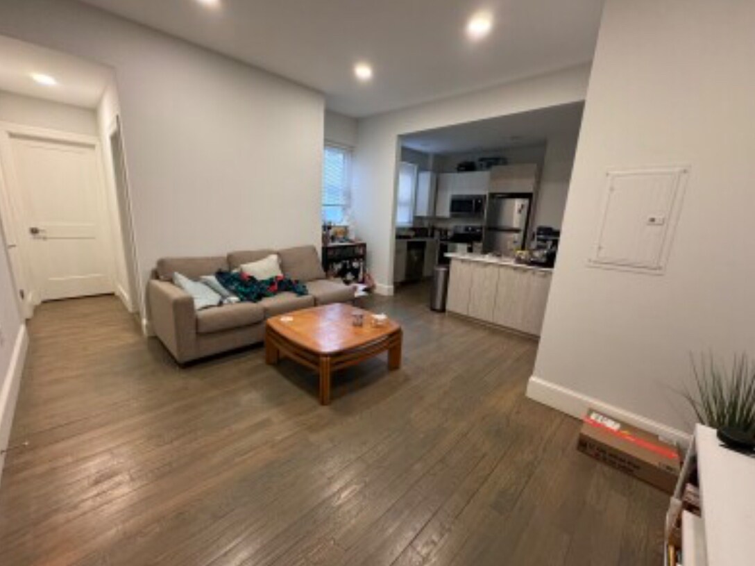 Building Photo - 115 Jersey St