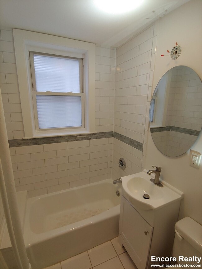 Building Photo - 224 Hanover St