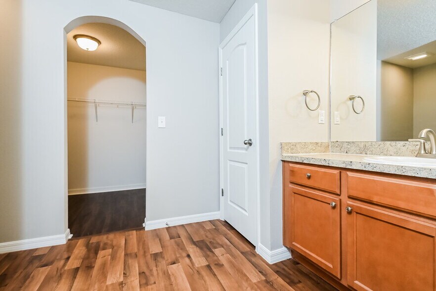 Building Photo - 720 Chatham Walk Dr