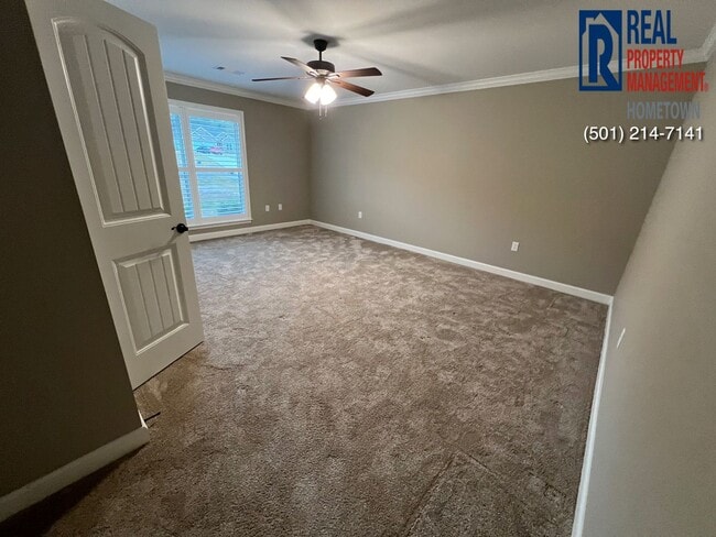 Building Photo - 527 Reuben Dr