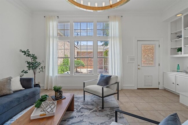 Building Photo - 506 W 33rd St