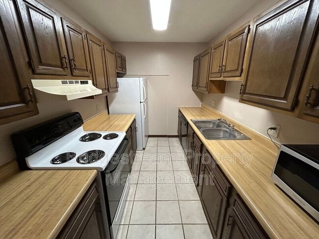 Building Photo - 82 Candlewood Ct