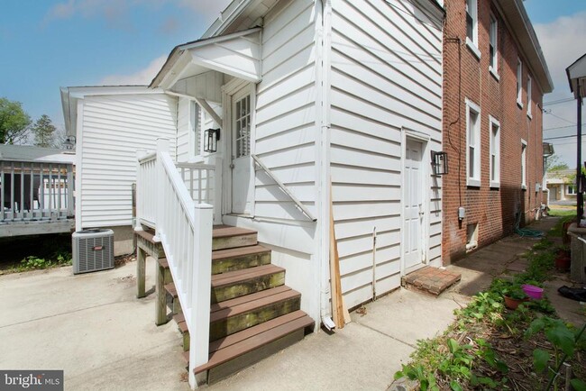 Building Photo - 272 Haddon Ave