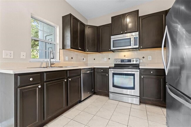 Building Photo - 2020 Greenwood Valley Dr