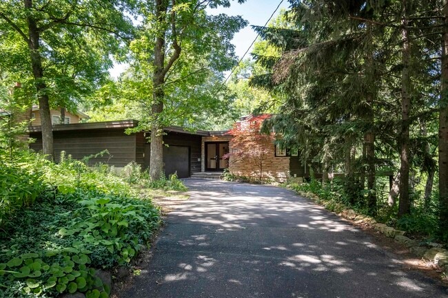 Building Photo - 6002 Hammersley Rd