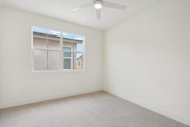 Building Photo - 47436 Poppy Ln