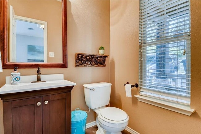 Building Photo - 903 Peyton Pl