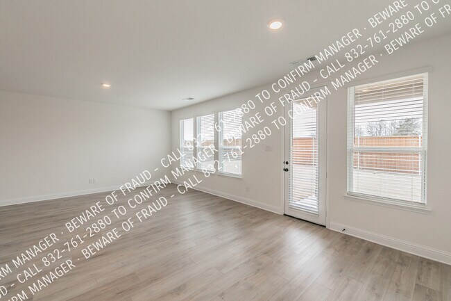 Building Photo - 346 Boroughbridge Dr