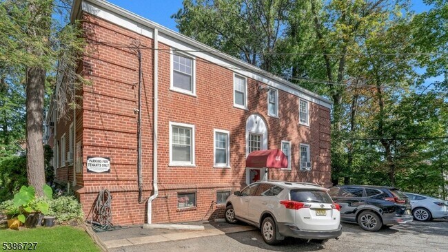 Building Photo - 44 Union St