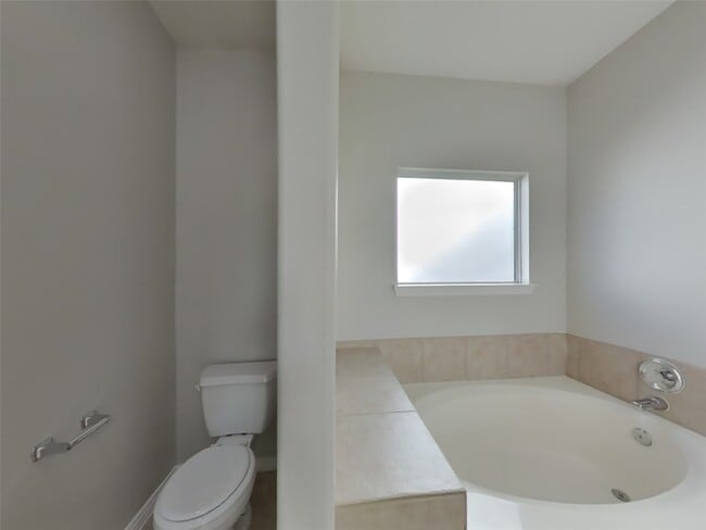 Building Photo - 21214 Peachvine Ln