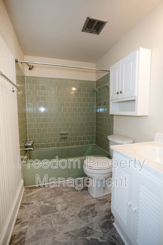 Building Photo - 10629 Provincial Dr