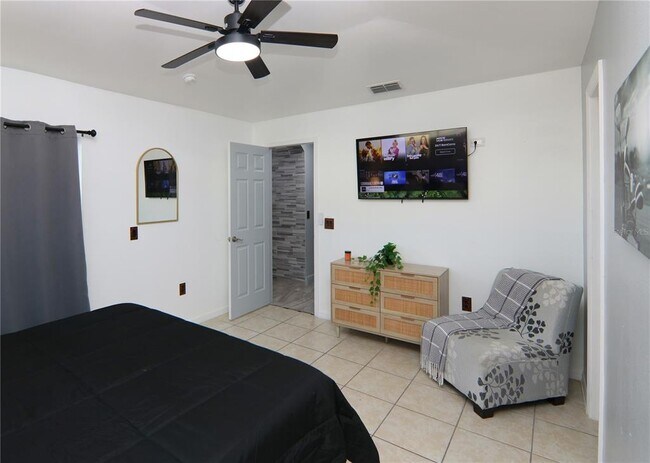 Building Photo - 1470 Wedge Way