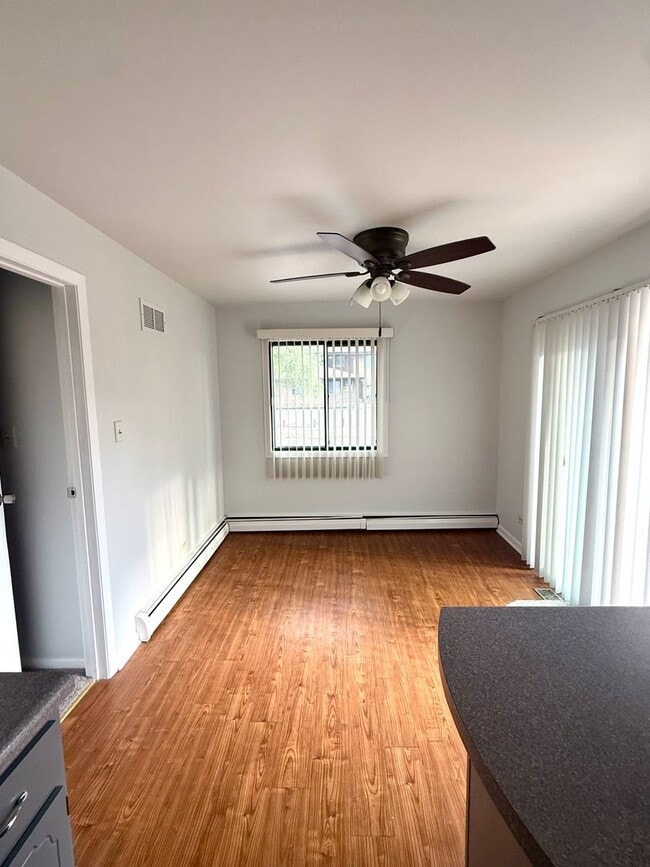 Building Photo - 14723 Kilpatrick Ave