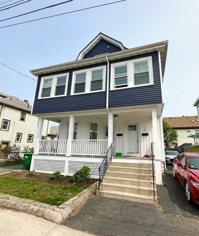 Building Photo - 128 Lawrence St