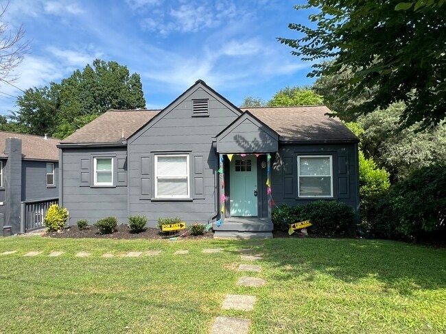 Building Photo - 833 Porter Rd