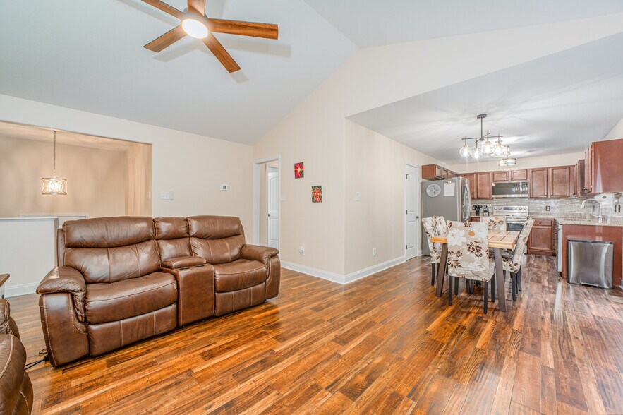 Building Photo - 7809 Elkton Ln